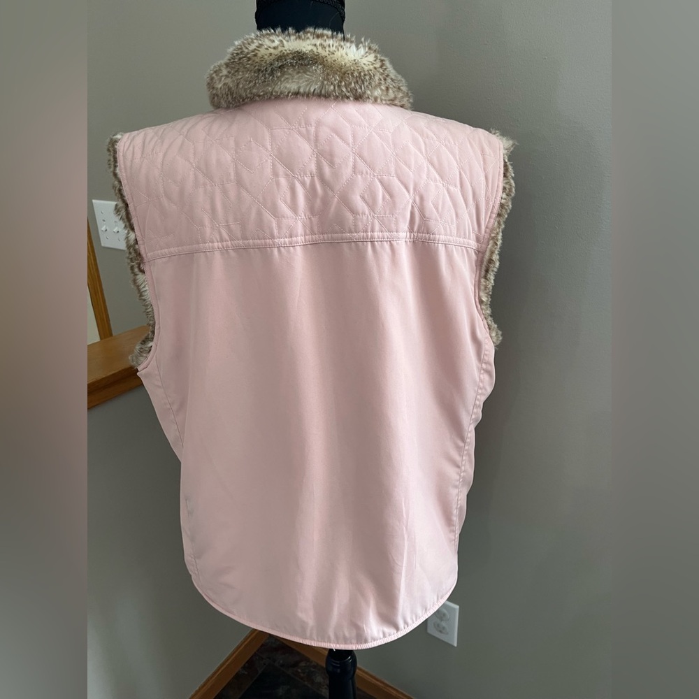Women's Koret pale pink faux fur lined sleeveless zippered vest. Size XL - Picture 3 of 11